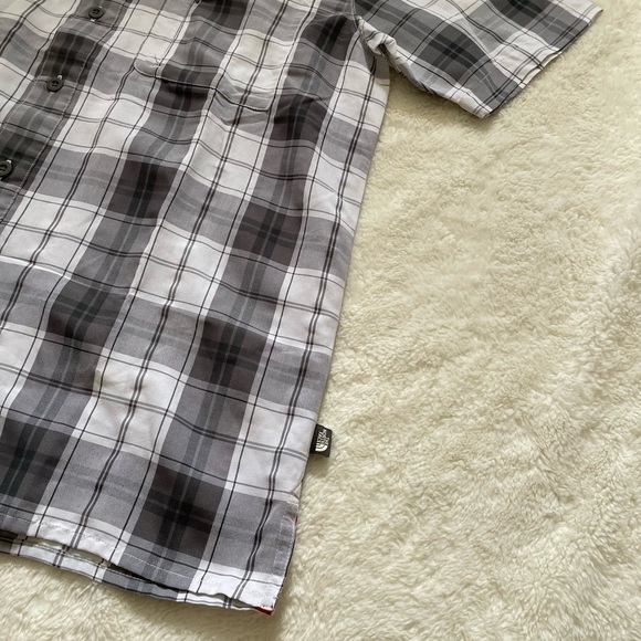 The North Face Button Up - Picture 2 of 9